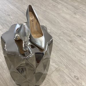 Pumps | Katy Perry | Metallic Silver Designer heel | Pumps